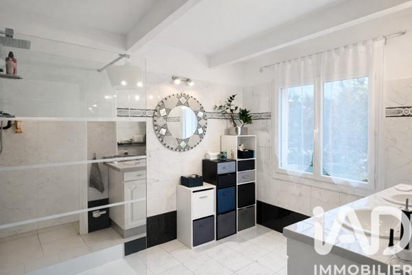 Maison à vendre 5 pièces 102 m² Saint-Maximin-la-Sainte-Baume