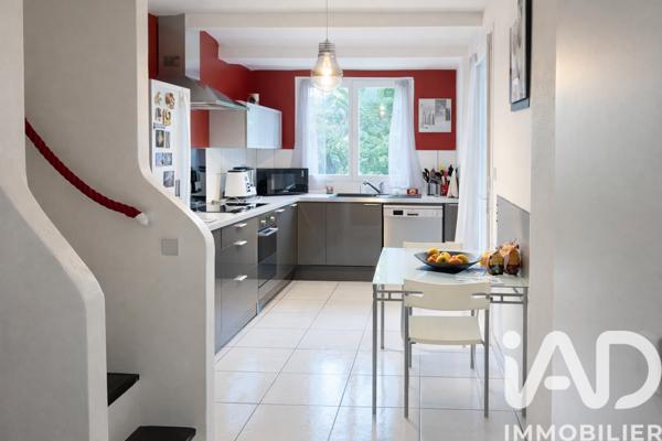 Maison à vendre 5 pièces 102 m² Saint-Maximin-la-Sainte-Baume