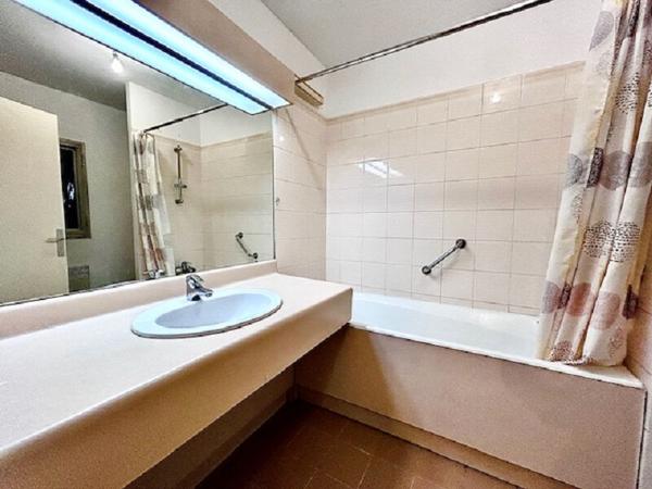 Appartement Saint Anne T4  90 m² Terrasse, parking sous sol, cave