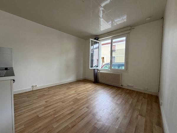 A louer - Studio non meublé - Secteur ESA