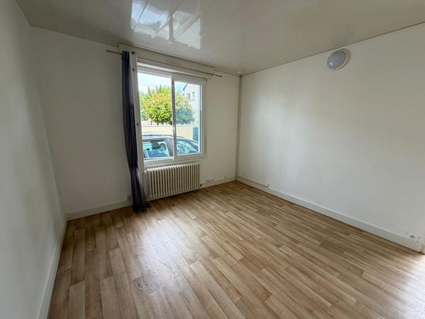A louer - Studio non meublé - Secteur ESA