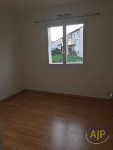 Location maison Saint Leger Sous Cholet : 900 € - AJP Immobilier Saint-Macaire-en-Mauges