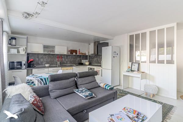 Appartement à vendre |                                       Bordeaux |                                        2 pièces  |  47 m²