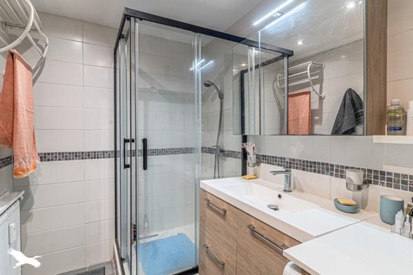 Appartement à vendre |                                       Bordeaux |                                        2 pièces  |  47 m²