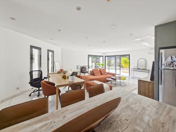 Narbonne (11100) VILLA CONTEMPORAINE AVEC PISCINE