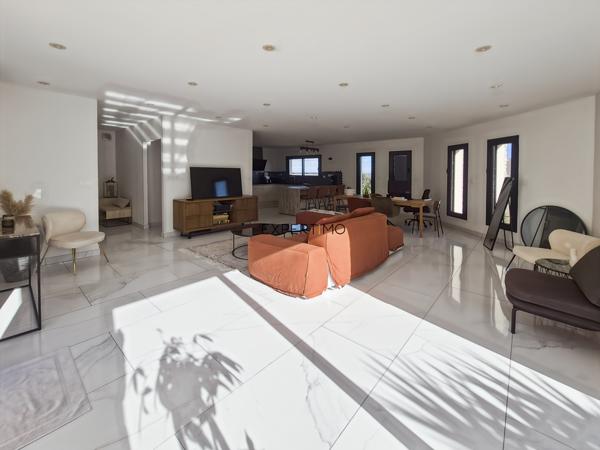 Narbonne (11100) VILLA CONTEMPORAINE AVEC PISCINE