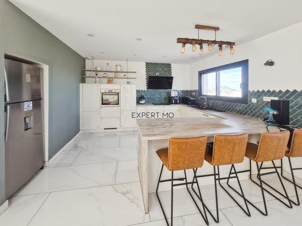 Narbonne (11100) VILLA CONTEMPORAINE AVEC PISCINE