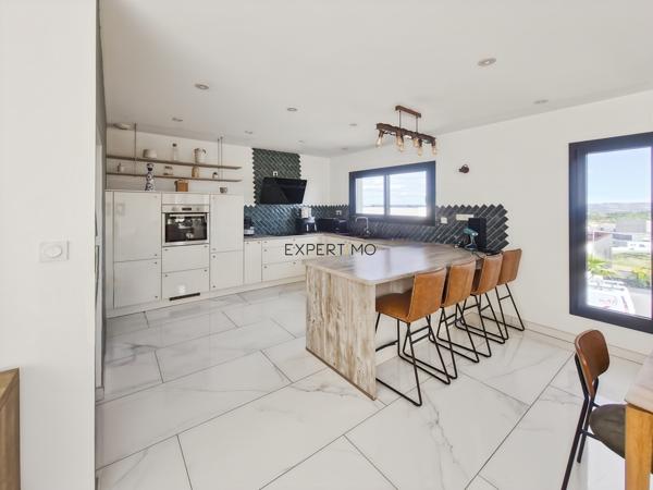 Narbonne (11100) VILLA CONTEMPORAINE AVEC PISCINE