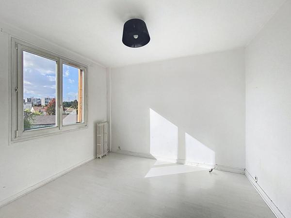 À VENDRE ? F4 lumineux avec parking ? à 15 min à pied de la gare de Chelles