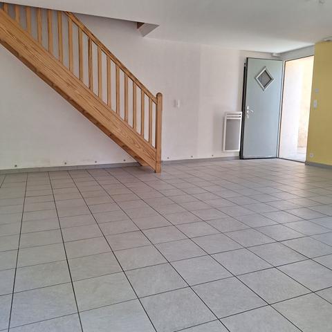À SAISIR - Maison d'environ 67m² avec terrasse et stationnement sur une parcelle de 106m² , Sadirac À SAISIR - Maison d'environ 67m² avec terrasse et stationnement sur une parcelle de 106m² , Sadirac