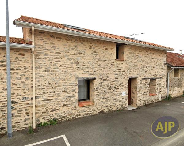 Location maison Saint Hilaire De Chaleons : 1 200 € - AJP Immobilier Sainte-Pazanne