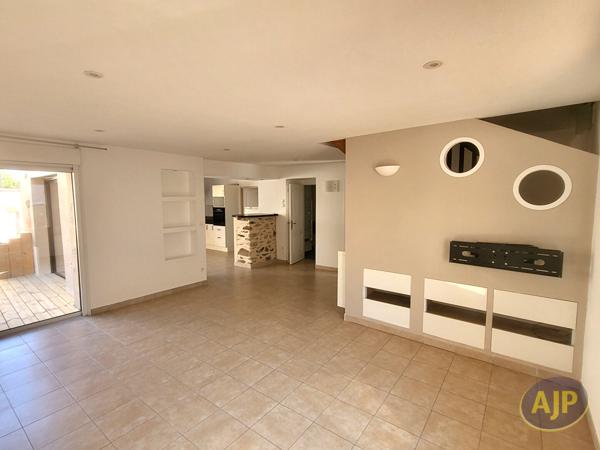 Location maison Saint Hilaire De Chaleons : 1 200 € - AJP Immobilier Sainte-Pazanne