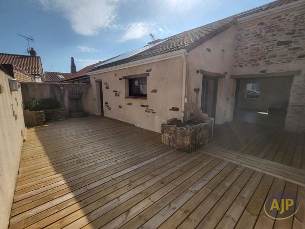 Location maison Saint Hilaire De Chaleons : 1 200 € - AJP Immobilier Sainte-Pazanne
