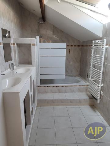 Location maison Saint Hilaire De Chaleons : 1 200 € - AJP Immobilier Sainte-Pazanne