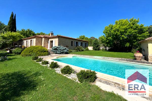 Maison à Carpentras 5 pièces - Plain pied - 3 chambres - Garage - Piscine - Cave