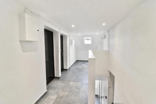 Appartement rénové 2 pièces de 44,56 m² Montlhéry  – Dernier étage – Garage boxé de 14 m² + cabanon