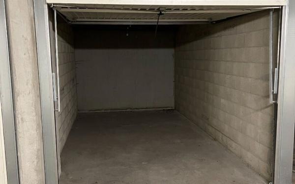 Stationnement à vendre    Vaulx-en-Velin