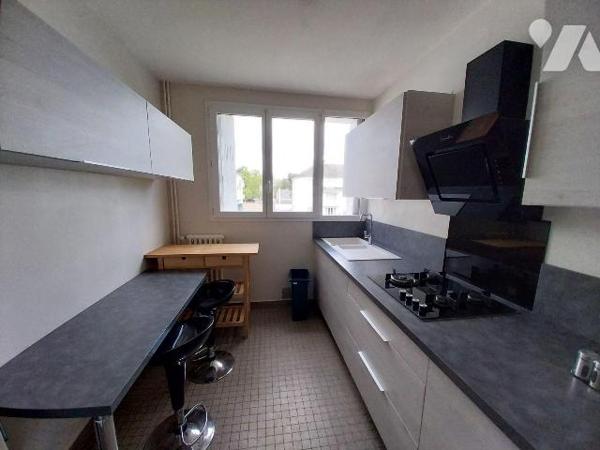 VITRE. Quartier Les Promenades. Appartement Type 3 de 70 m2 Hab. au 2ème étage (sans asc.) avec...