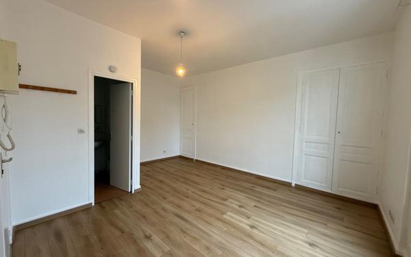 Appartement à louer    1 pièce •  Tours