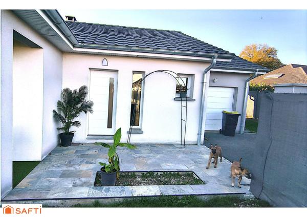 Très belle maison de ville plain pied de 98 m2 avec terrain de 650 m2