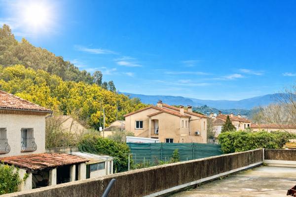 Pégomas (06580) 3P PÉGOMAS TOIT TERRASSE 1ER et DERNIER ETATGE GARAGE et Cave