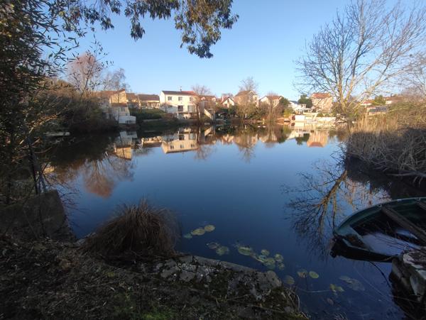 BIEN RARE À ORLY – Maison de plain-pied avec accès direct au Trou à Glaise