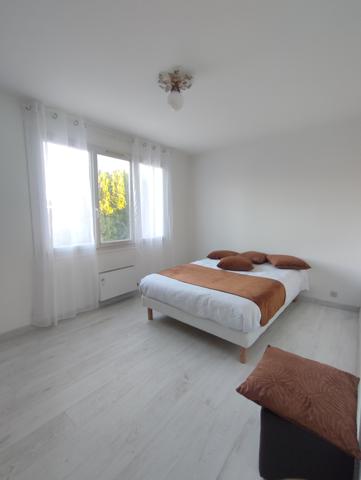 BIEN RARE À ORLY – Maison de plain-pied avec accès direct au Trou à Glaise