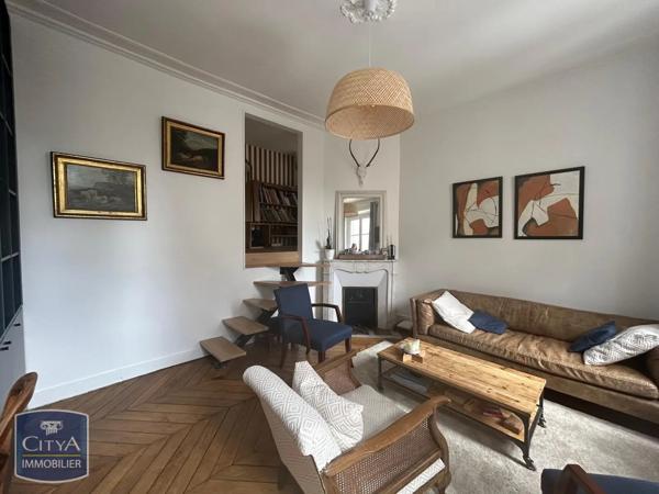 Appartement à louer 6 pièces 121.6m² Versailles (78000)