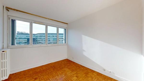 Location                                                      Appartement
                        
                                         59 m2                     à Joinville-le-Pont
