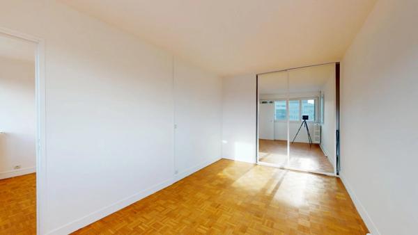Location                                                      Appartement
                        
                                         59 m2                     à Joinville-le-Pont
