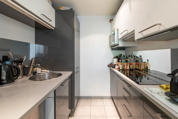 Appartement
         2 pièces
        - 50 m² 350 000 € *