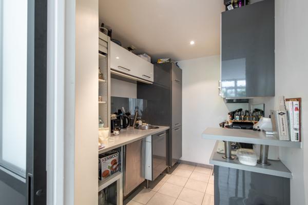 Appartement
         2 pièces
        - 50 m² 350 000 € *