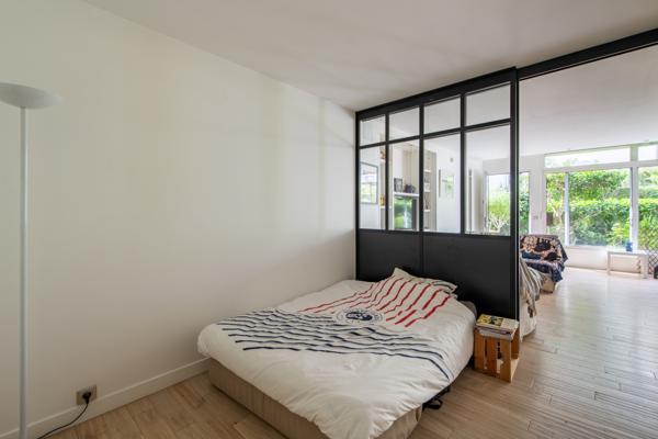 Appartement
         2 pièces
        - 50 m² 350 000 € *