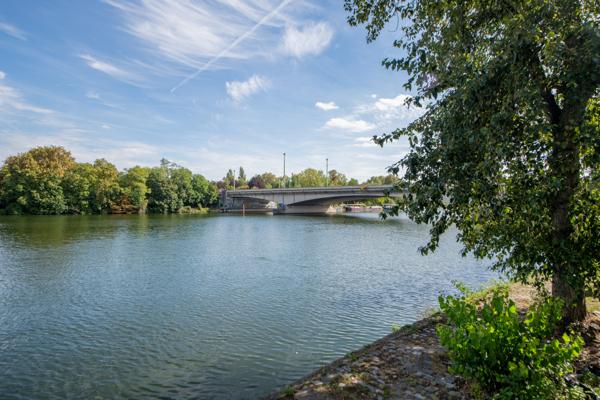 Appartement
         2 pièces
        - 50 m² 350 000 € *