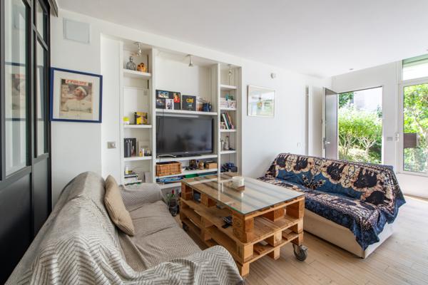 Appartement
         2 pièces
        - 50 m² 350 000 € *