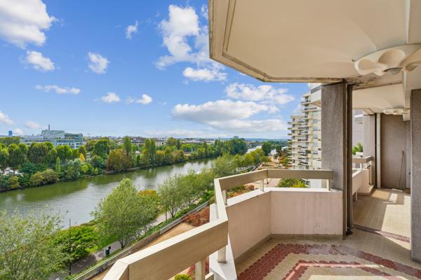 Appartement
         4 pièces
        - 94 m² 640 000 € *