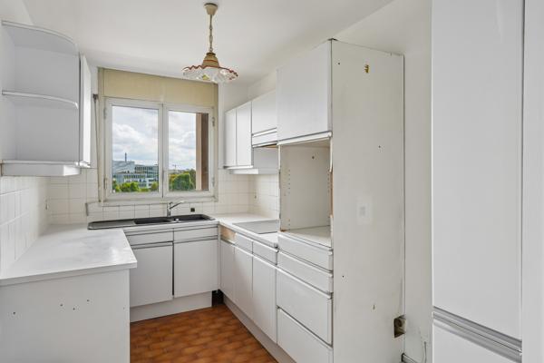 Appartement
         4 pièces
        - 94 m² 640 000 € *