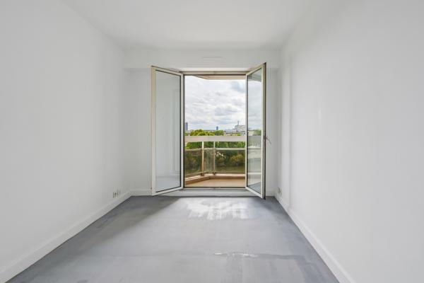 Appartement
         4 pièces
        - 94 m² 640 000 € *
