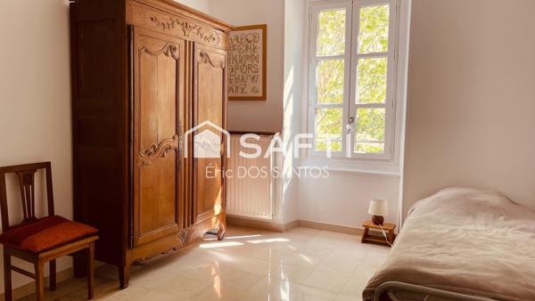 Spacieux appartement centre Alès, charme et potentiel