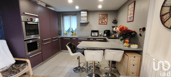 Appartement 4 pièces de 49 m² à La Chapelle-en-Serval (60520)