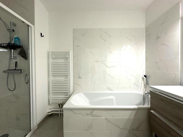 Lille Saint Michel, magnifique Appartement de 154 m2 en dernier étage, 3 chambres, 2 SDD,  une terrasse de 25 m², une cave, un emplacement de parking, un box Lille Lille Saint Michel, magnifique Appartement de 154 m2 en dernier étage, 3 chambres, 2 SDD,  une terrasse de 25 m², une cave, un emplacement de parking, un box Lille