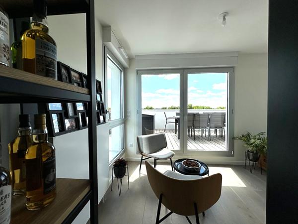 Lille Saint Michel, magnifique Appartement de 154 m2 en dernier étage, 3 chambres, 2 SDD,  une terrasse de 25 m², une cave, un emplacement de parking, un box Lille Lille Saint Michel, magnifique Appartement de 154 m2 en dernier étage, 3 chambres, 2 SDD,  une terrasse de 25 m², une cave, un emplacement de parking, un box Lille