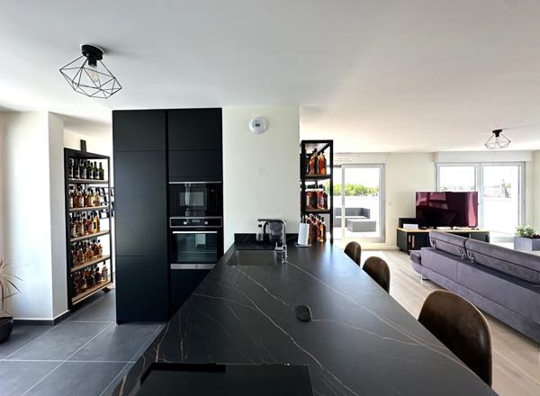 Lille Saint Michel, magnifique Appartement de 154 m2 en dernier étage, 3 chambres, 2 SDD,  une terrasse de 25 m², une cave, un emplacement de parking, un box Lille Lille Saint Michel, magnifique Appartement de 154 m2 en dernier étage, 3 chambres, 2 SDD,  une terrasse de 25 m², une cave, un emplacement de parking, un box Lille