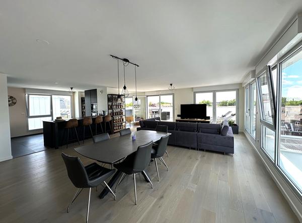 Lille Saint Michel, magnifique Appartement de 154 m2 en dernier étage, 3 chambres, 2 SDD,  une terrasse de 25 m², une cave, un emplacement de parking, un box Lille Lille Saint Michel, magnifique Appartement de 154 m2 en dernier étage, 3 chambres, 2 SDD,  une terrasse de 25 m², une cave, un emplacement de parking, un box Lille