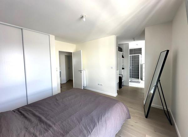 Lille Saint Michel, magnifique Appartement de 154 m2 en dernier étage, 3 chambres, 2 SDD,  une terrasse de 25 m², une cave, un emplacement de parking, un box Lille Lille Saint Michel, magnifique Appartement de 154 m2 en dernier étage, 3 chambres, 2 SDD,  une terrasse de 25 m², une cave, un emplacement de parking, un box Lille