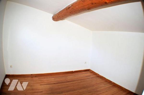 Immeuble mixte habitation et local professionnel : Maison à vendre à Mouriès dans les Bouches-d...