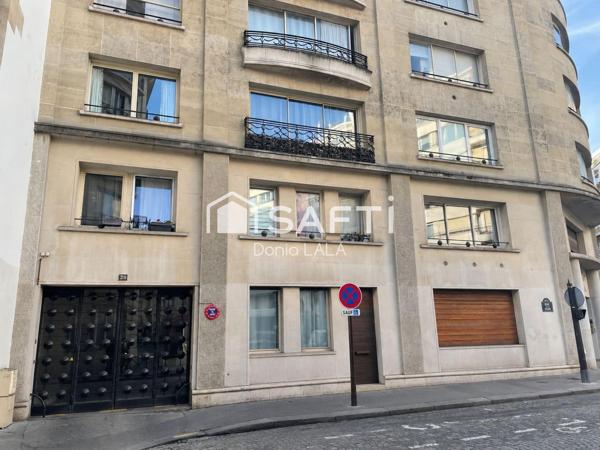 Rue de la Tour : Box de 14m2 dimensions : 5m x 2,80m
