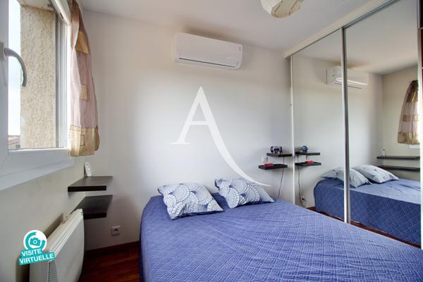 VIC-LA-GARDIOLE - DANS UNE RÉSIDENCE PRIVÉE ET SÉCURISÉE - VILLA 2010 MITOYENNE D'UN COTÉ - 95 M2 ENVIRON -3 CHAMBRES - TERRAIN D'ANGLE 400M2 ENVIRON.