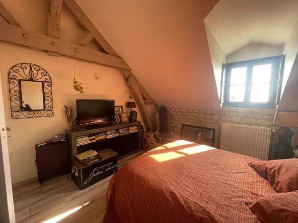 Propriété en pierre avec grand garage – Cœur de LOUDUN (86)