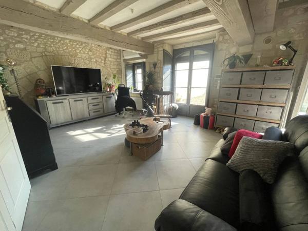 Propriété en pierre avec grand garage – Cœur de LOUDUN (86)